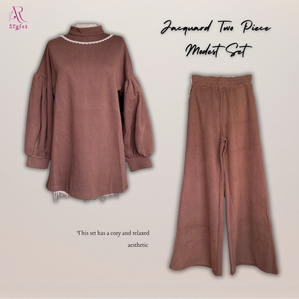 NWT Jacquard Brown Long Sleeve Set with Lace Trim